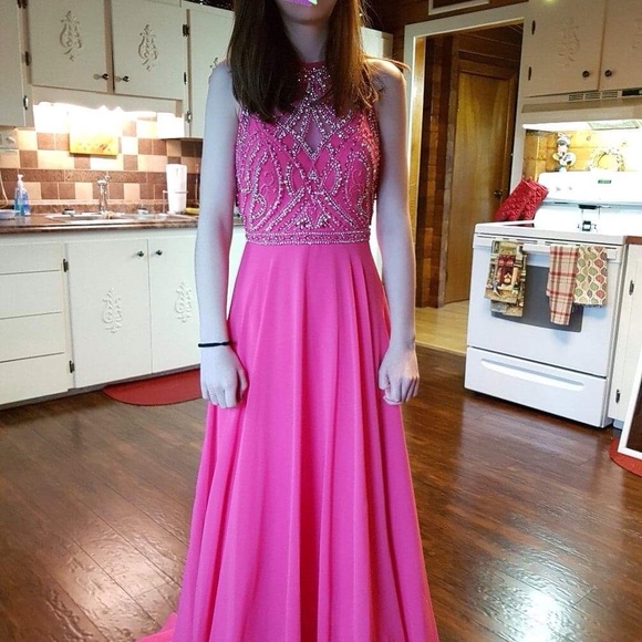 Prom dress, sz. 6, strawberry in colour - Picture 3 of 3